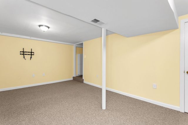 98 Miller St, Franklin, MA 02038