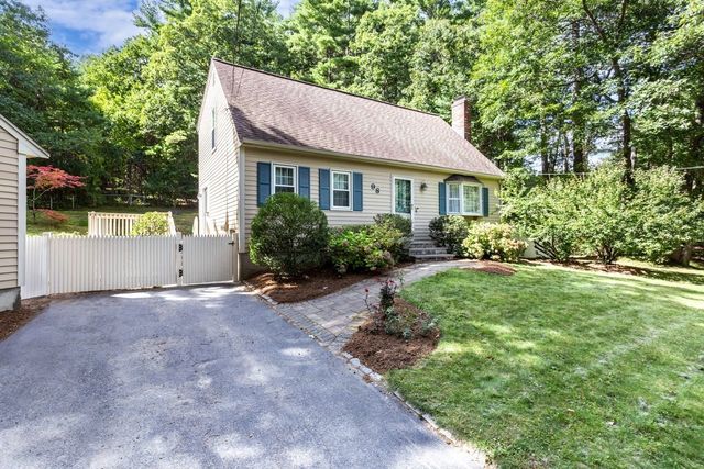 98 Miller St, Franklin, MA 02038