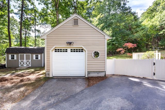 98 Miller St, Franklin, MA 02038