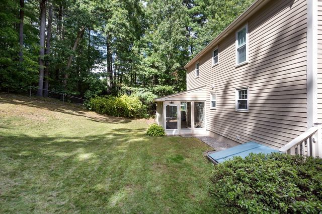 98 Miller St, Franklin, MA 02038