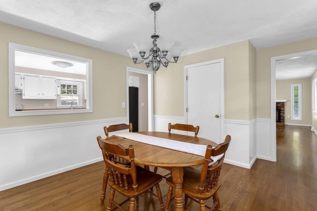 98 Miller St, Franklin, MA 02038