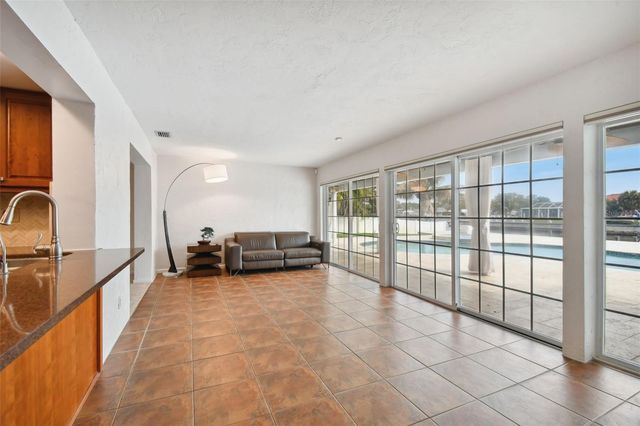 4328 40TH STREET S, St Petersburg, FL 33711