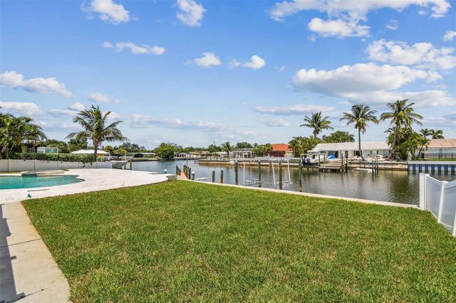 4328 40TH STREET S, St Petersburg, FL 33711