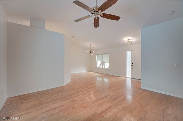 825 Desoto BLVD N, Naples, FL 34120