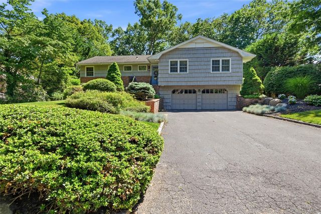 115 Autumn Drive, Hauppauge, NY 11788