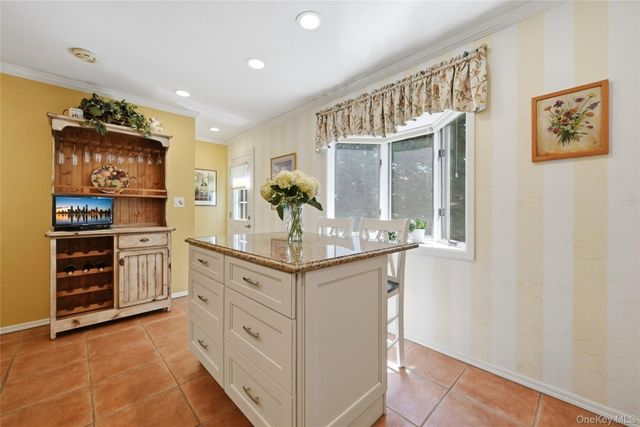 115 Autumn Drive, Hauppauge, NY 11788