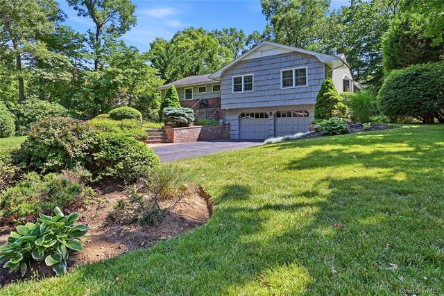 115 Autumn Drive, Hauppauge, NY 11788