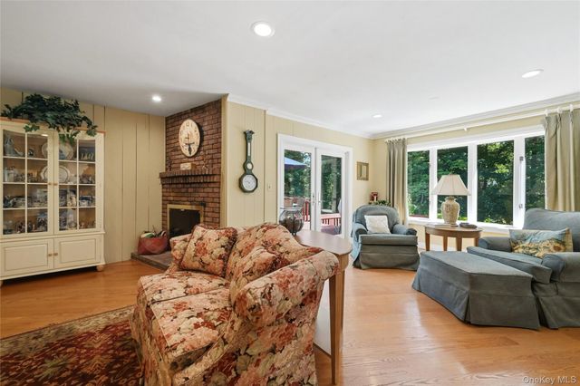 115 Autumn Drive, Hauppauge, NY 11788