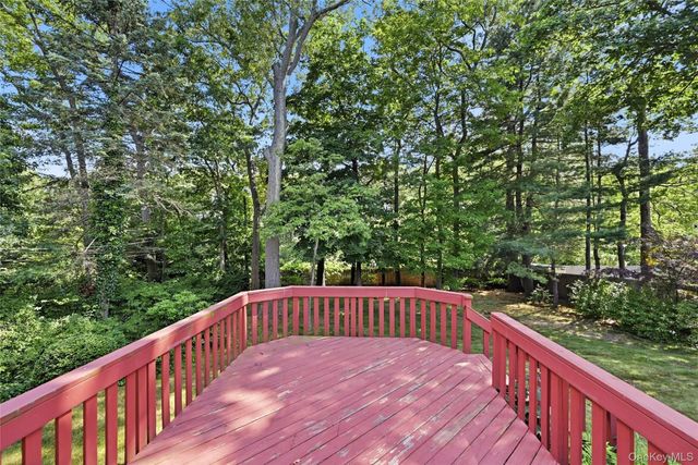 115 Autumn Drive, Hauppauge, NY 11788