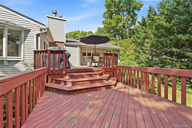 115 Autumn Drive, Hauppauge, NY 11788