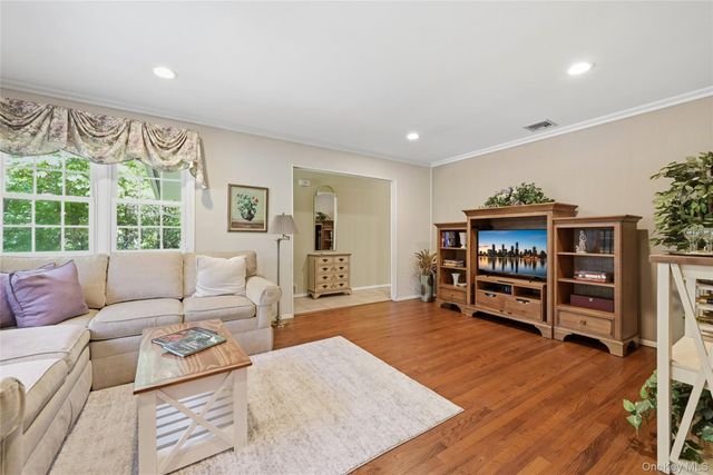 115 Autumn Drive, Hauppauge, NY 11788