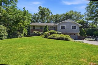 115 Autumn Drive, Hauppauge, NY 11788