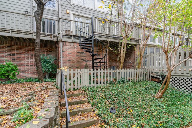 6808 Eastridge Drive 12- B3, Dallas, TX 75231