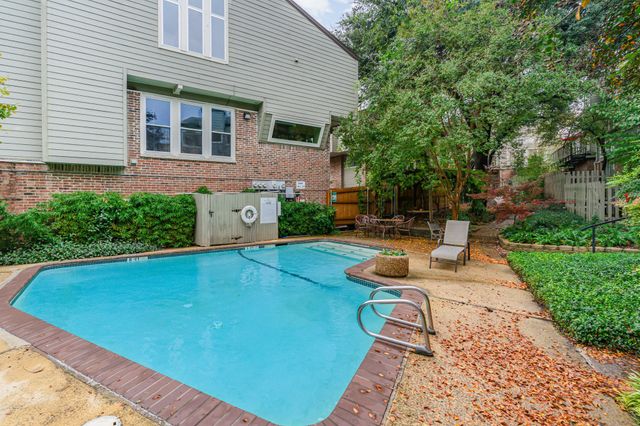 6808 Eastridge Drive 12- B3, Dallas, TX 75231