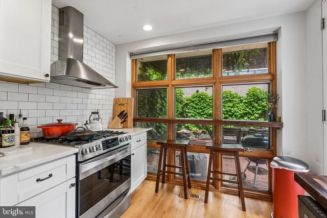 605 PINE ST, Philadelphia, PA 19106