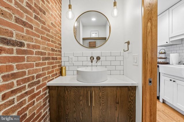 605 PINE ST, Philadelphia, PA 19106