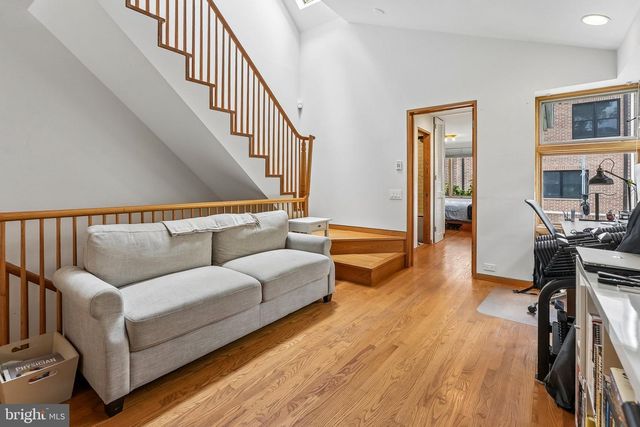 605 PINE ST, Philadelphia, PA 19106