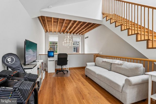 605 PINE ST, Philadelphia, PA 19106