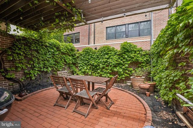 605 PINE ST, Philadelphia, PA 19106