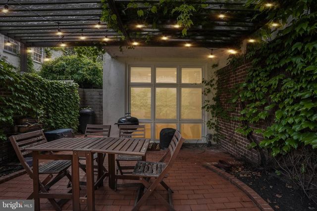 605 PINE ST, Philadelphia, PA 19106