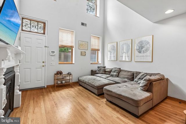 605 PINE ST, Philadelphia, PA 19106