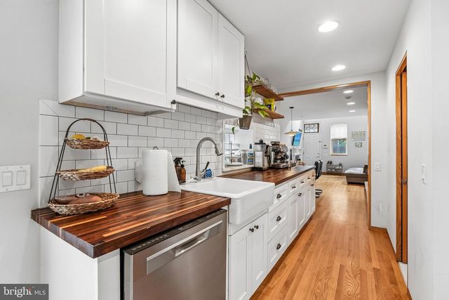 605 PINE ST, Philadelphia, PA 19106