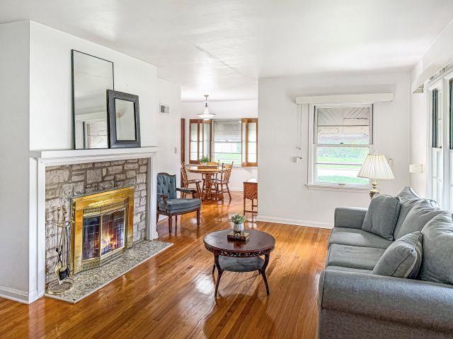 1006 EVANS STREET, Oshkosh, WI 54901