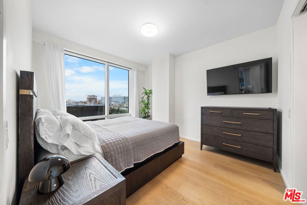 Image 14 of property listing at 877 Francisco Street 1128, Los Angeles, CA 90017