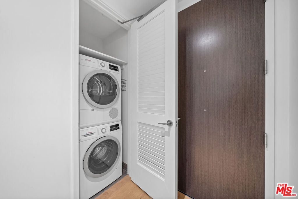 Image 24 of property listing at 877 Francisco Street 1128, Los Angeles, CA 90017