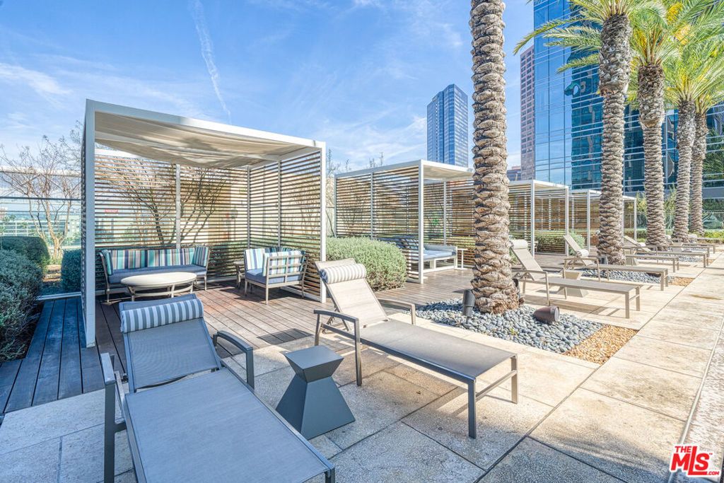 Image 26 of property listing at 877 Francisco Street 1128, Los Angeles, CA 90017