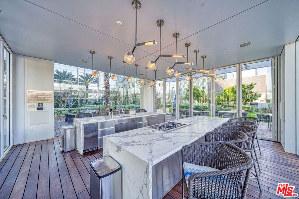 Image 29 of property listing at 877 Francisco Street 1128, Los Angeles, CA 90017