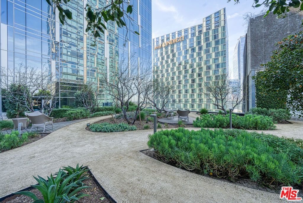 Image 31 of property listing at 877 Francisco Street 1128, Los Angeles, CA 90017