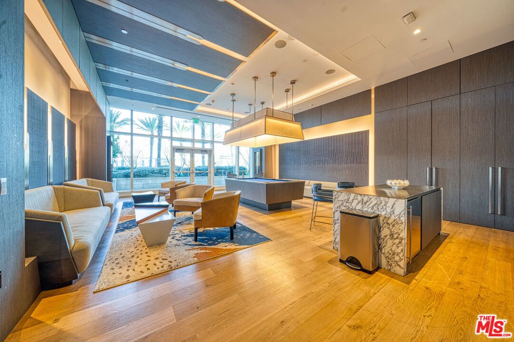 Image 40 of property listing at 877 Francisco Street 1128, Los Angeles, CA 90017