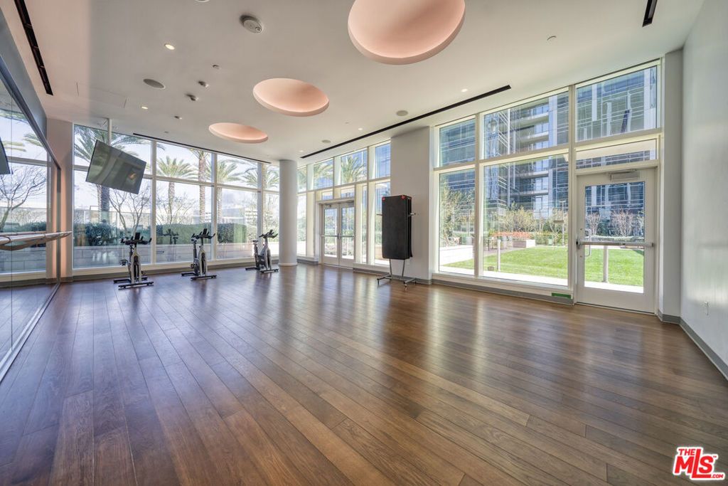 Image 51 of property listing at 877 Francisco Street 1128, Los Angeles, CA 90017