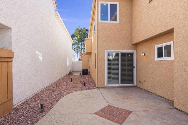 5 Bridgetown Bend, Coronado, CA 92118