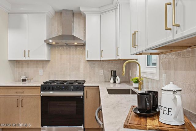 826 Dunlewy Street, Asbury Park, NJ 07712