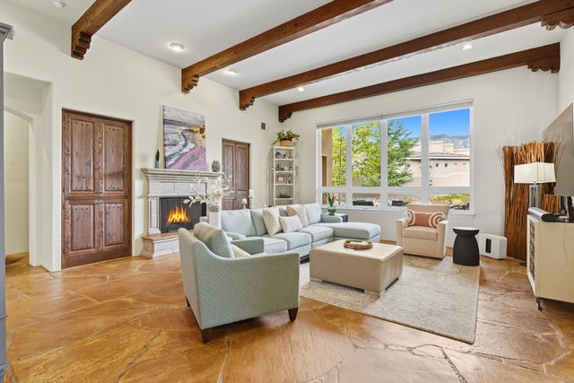 5604 MARIOLA Place NE, Albuquerque, NM 87111