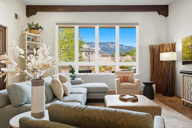 5604 MARIOLA Place NE, Albuquerque, NM 87111