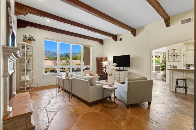 5604 MARIOLA Place NE, Albuquerque, NM 87111