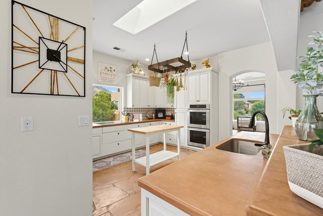 5604 MARIOLA Place NE, Albuquerque, NM 87111