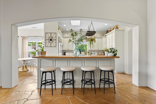 5604 MARIOLA Place NE, Albuquerque, NM 87111