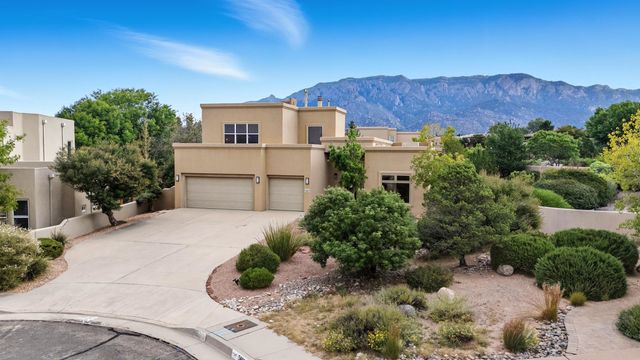 5604 MARIOLA Place NE, Albuquerque, NM 87111