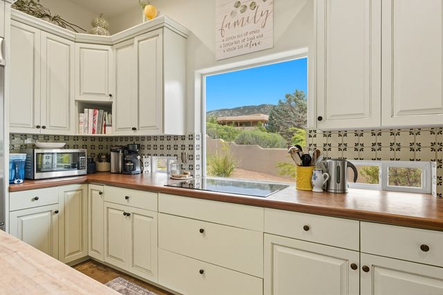 5604 MARIOLA Place NE, Albuquerque, NM 87111