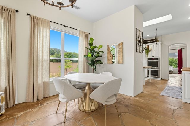 5604 MARIOLA Place NE, Albuquerque, NM 87111