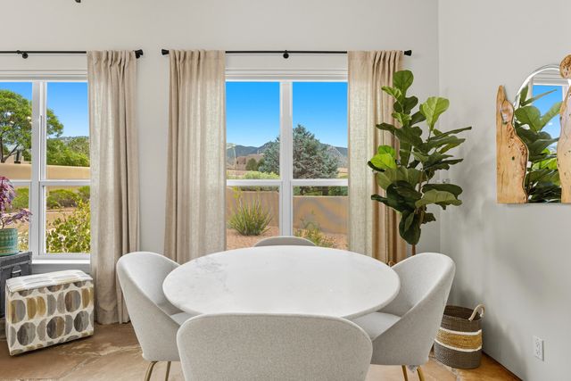 5604 MARIOLA Place NE, Albuquerque, NM 87111