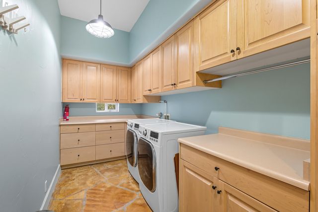 5604 MARIOLA Place NE, Albuquerque, NM 87111