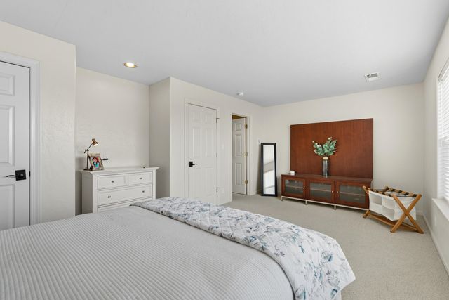 5604 MARIOLA Place NE, Albuquerque, NM 87111