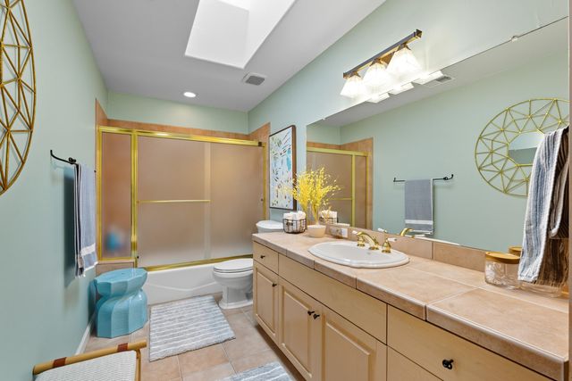 5604 MARIOLA Place NE, Albuquerque, NM 87111