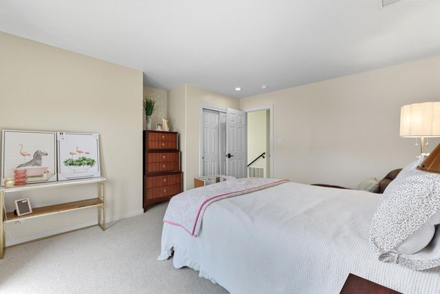 5604 MARIOLA Place NE, Albuquerque, NM 87111