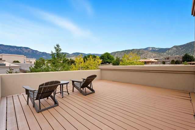 5604 MARIOLA Place NE, Albuquerque, NM 87111